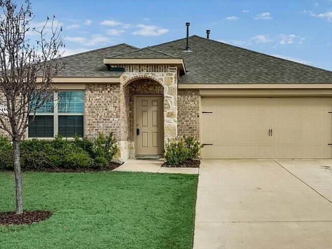 Foto del edificio - 4 Bedroom and 2 bath Single Family Home in...