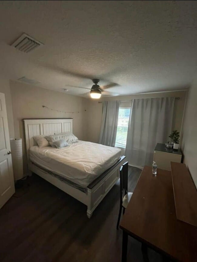 Building Photo - 1744 Amaryllis Cir