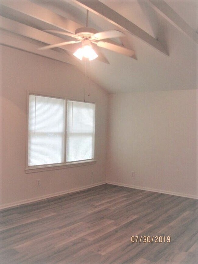 Building Photo - 5330 1/2 Masonboro Loop