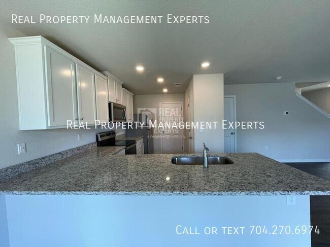 Foto del edificio - 8104 Derby Wood Ln