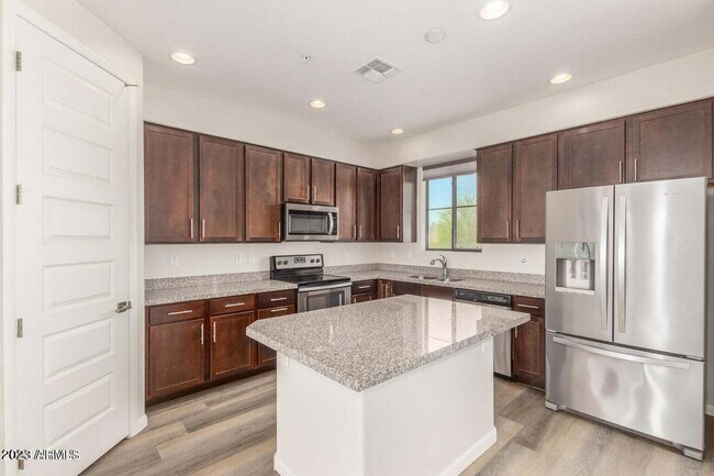 Foto del edificio - 2090 S Dorsey Ln