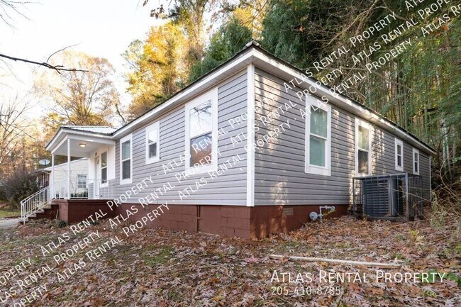 Building Photo - 1717 Dorrough St NE