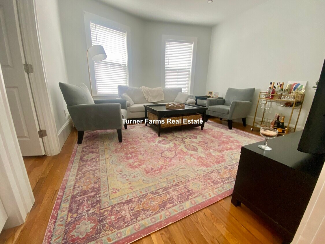 Primary Photo - 79 Sydney St