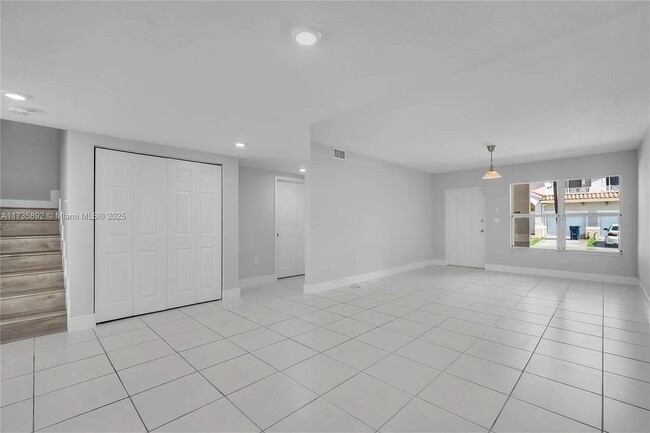 Foto del edificio - 8902 NW 109th Ct