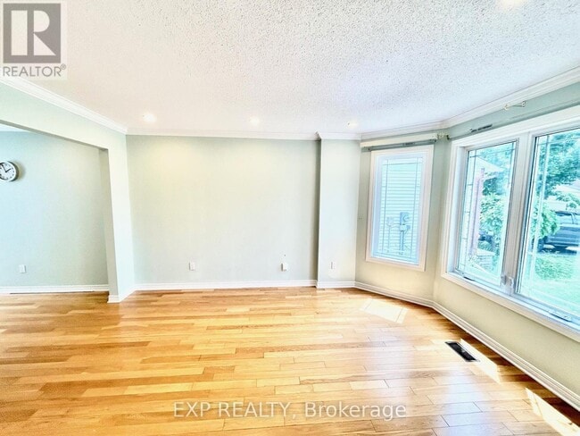 Building Photo - 135 Picasso Dr
