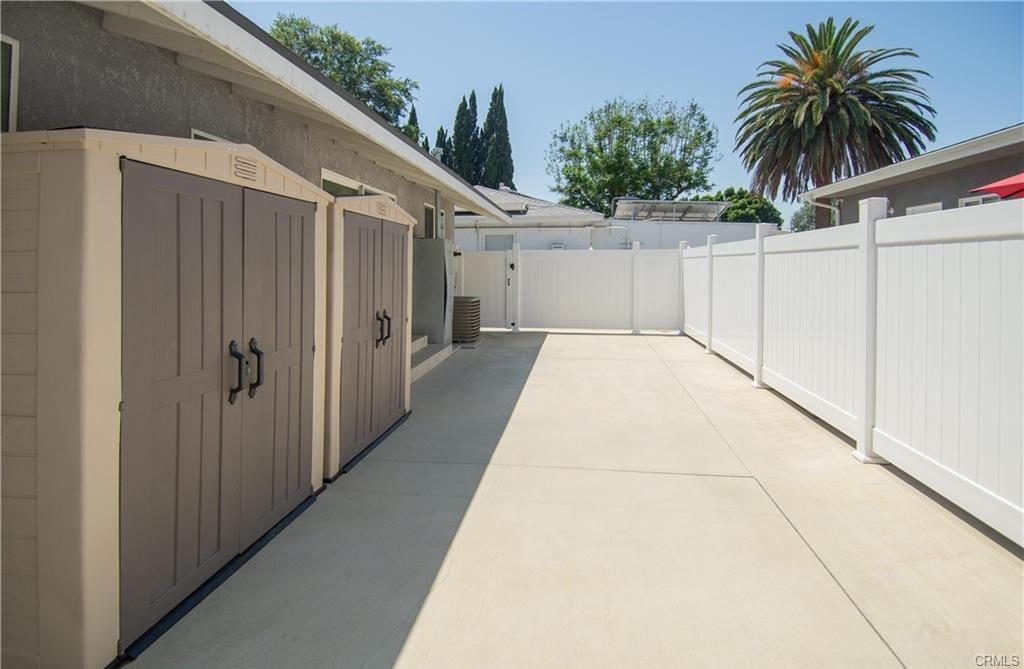 Building Photo - 7445 Hesperia Ave
