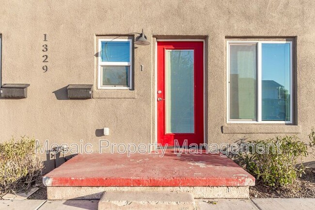 Building Photo - 1329 E Polk St