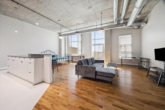 Building Photo - 1401 Calumet St