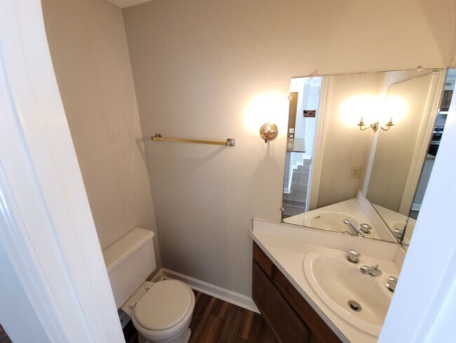 Foto del edificio - 3102 Cashwell Dr