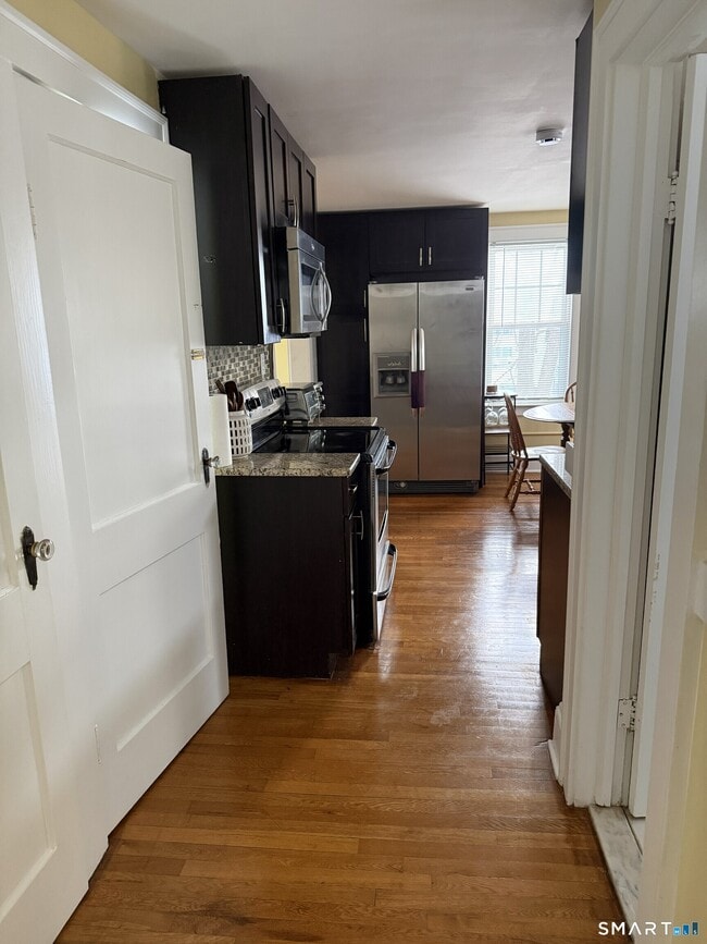 Foto del edificio - 75 Birdsey Ave