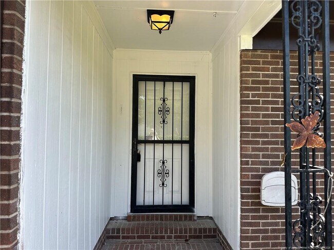 Foto del edificio - 1601 Blue Springs Rd