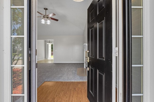 Building Photo - 115 Nandina Wy