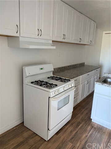 Building Photo - 14 Lakeview Cir