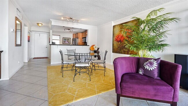 Foto del edificio - 4800 Bayview Dr