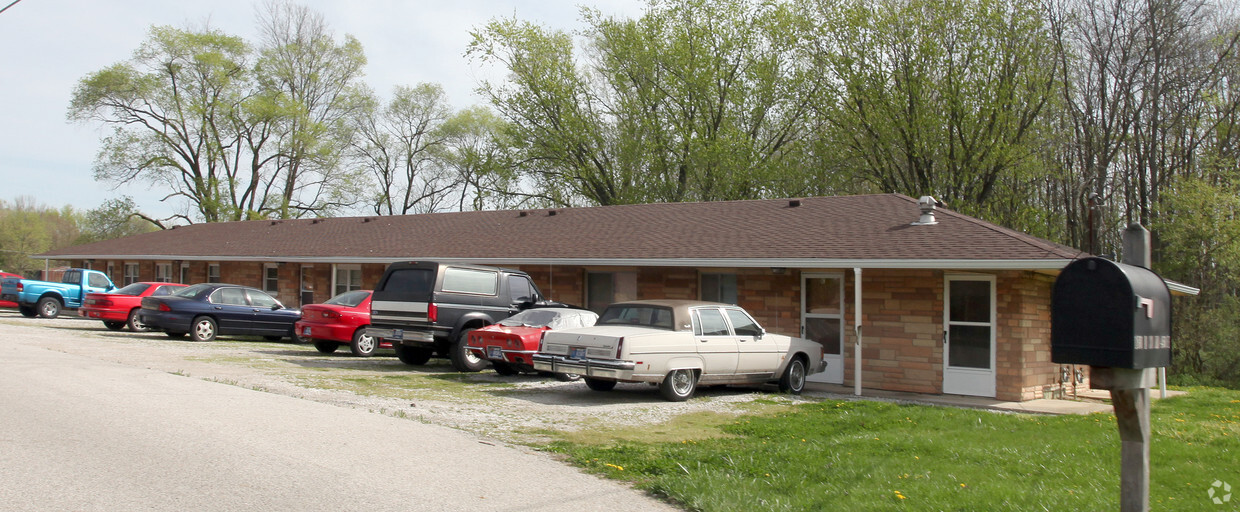 Primary Photo - 179 N County Road 450 E