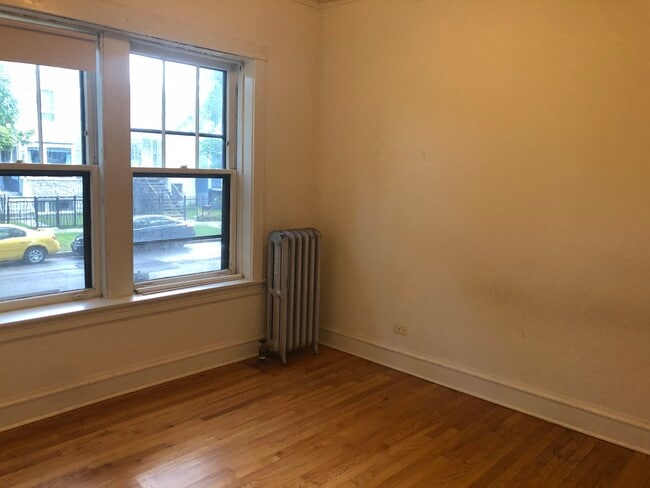 Building Photo - 3333 W Berteau Ave