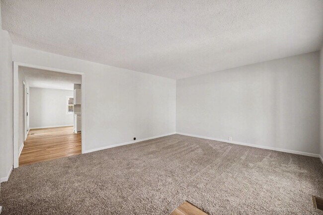 Foto del edificio - 338 Hickory Ave