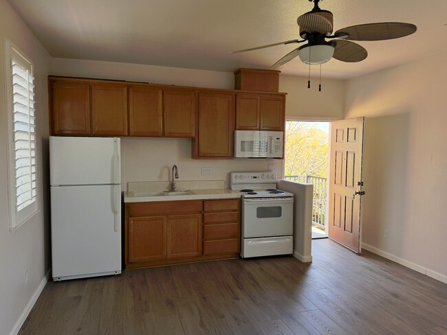 Foto del edificio - 606 Leah Ln