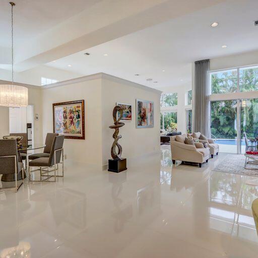 Foto del edificio - 6564 Somerset Cir