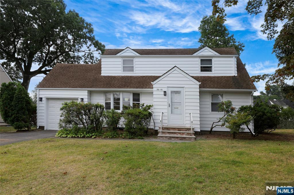 Foto principal - 35-10 Linwood Rd