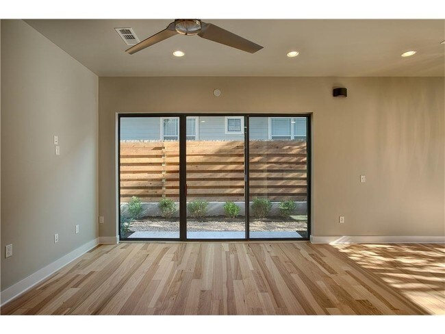 Foto del interior - 2314 Enfield Rd