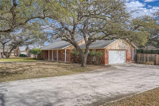 Building Photo - 4903 Saddle Dr