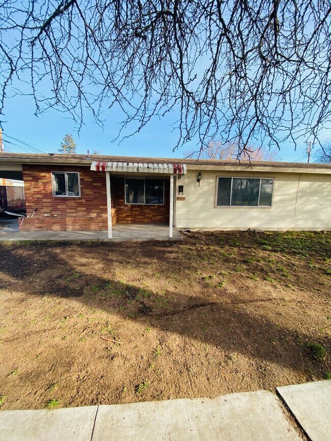 Building Photo - 925-931 Mitchell St