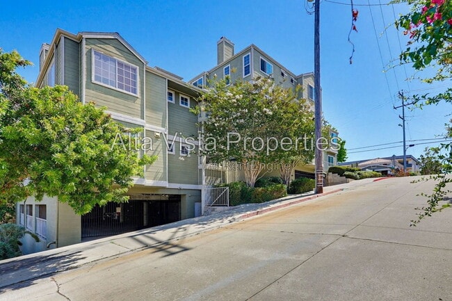 Building Photo - 4204 Third Ave