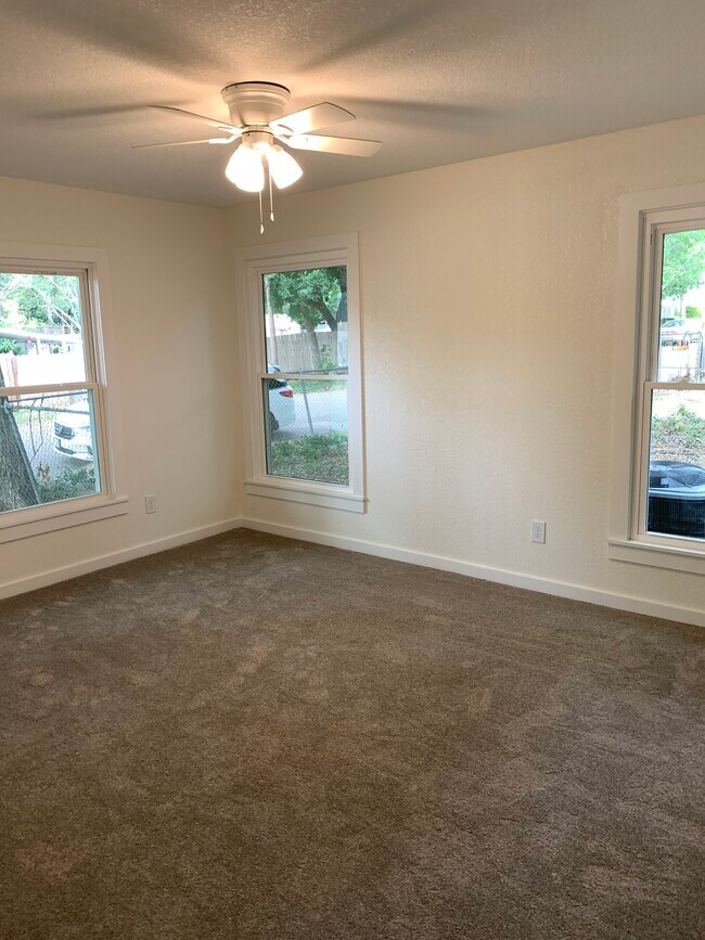 Foto del edificio - 3900 Sanger Ave