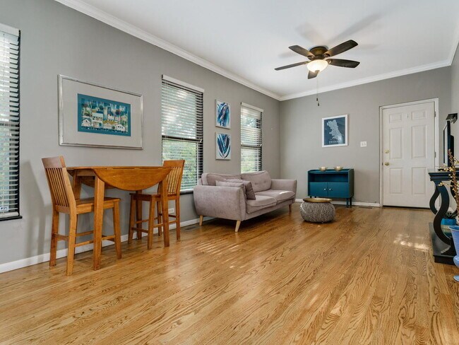 Foto del edificio - 1637 W Wrightwood Ave