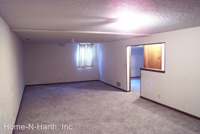 Building Photo - 437-439 Countryside Ct N