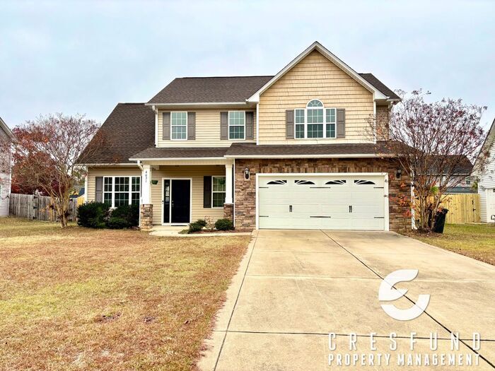 Foto principal - 15-20 Minutes from Fort Bragg and Cape Fear Valley! 4 Bed, 2.5 Bath AVAILABLE FOR MOVE IN NOW!
