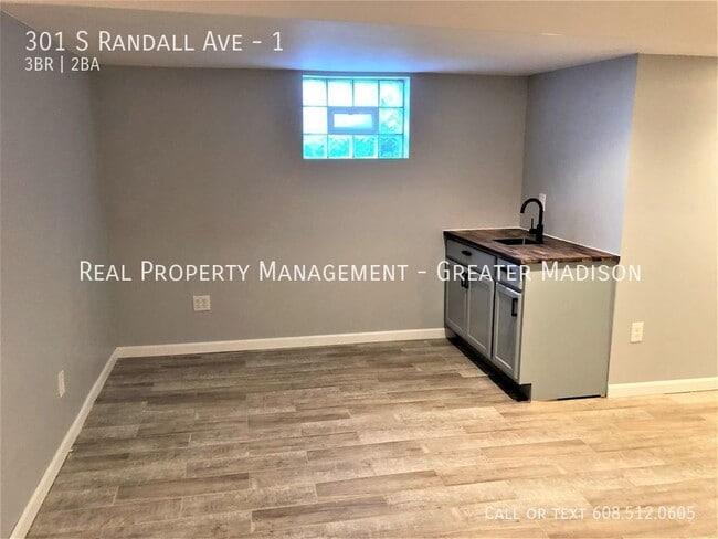 Foto del edificio - 301 S Randall Ave