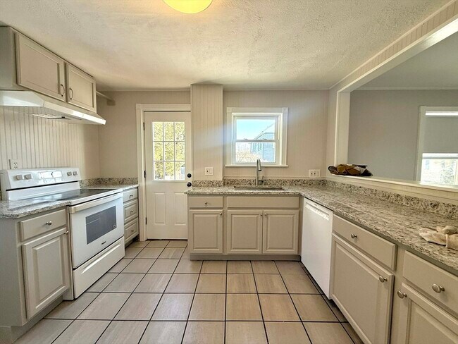 Foto del edificio - 141 Alexander Ave