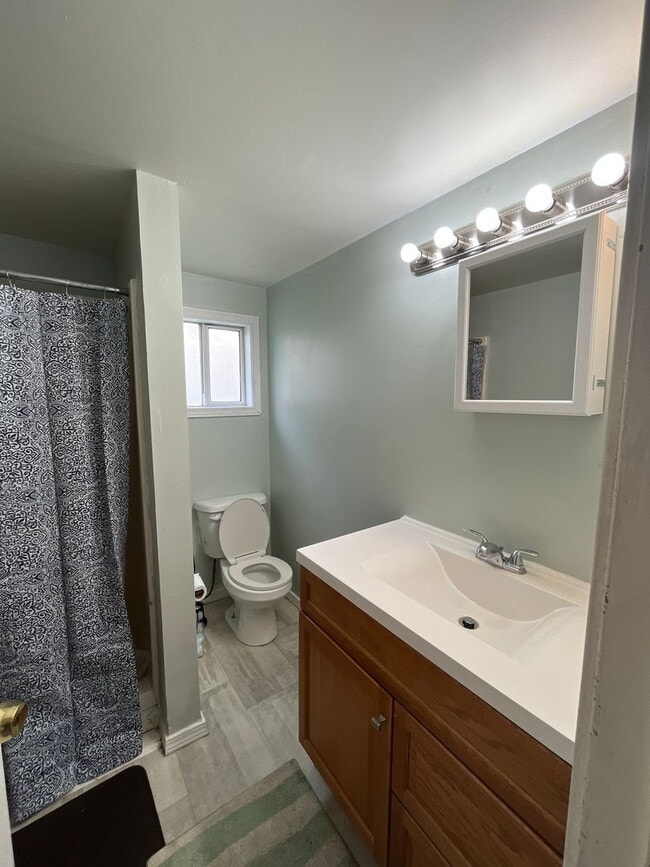 Foto del edificio - Close to WWU! Easy Lakeway Location Near Whole Foods & I-5