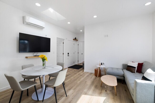Foto del edificio - 1048 Empey Way
