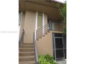 Building Photo - 205 Lakeview Dr