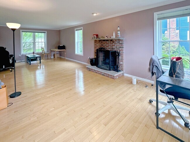 Foto del edificio - 5 Reservoir Ridge Rd