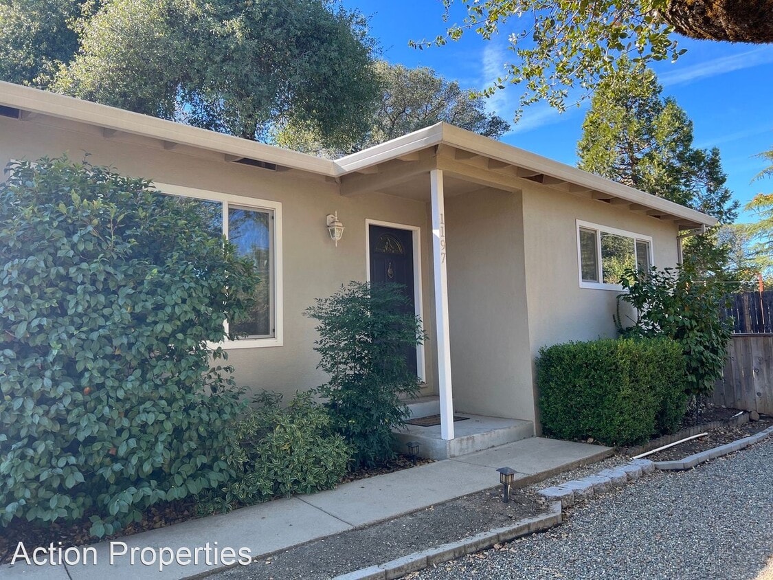 2 br, 1 bath House 1197 Harris Rd House Rental in Placerville, CA