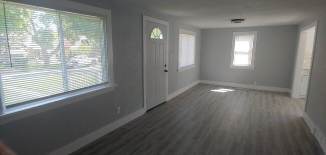 Foto del edificio - 6725 W Harrison Ave