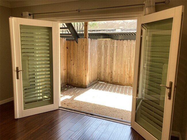 Foto del edificio - 881 Wax Myrtle Ln