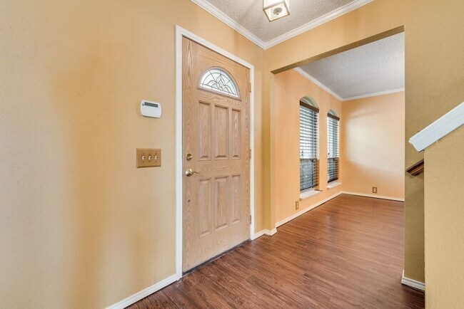 Foto del edificio - 220 High Pointe Ln