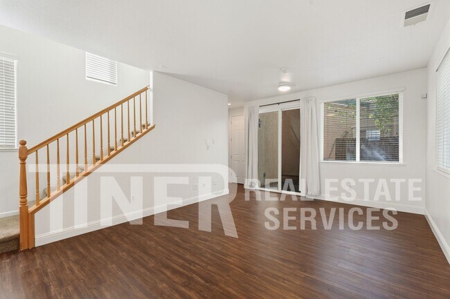 Foto del edificio - 3731 Tice Creek Way