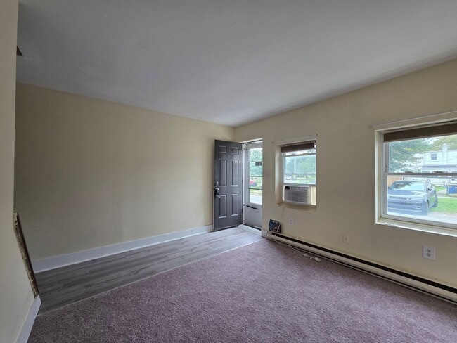 Foto del edificio - Freshly Renovated 2 Bedroom Townhome!