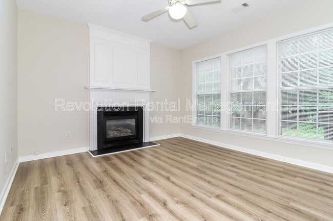 Foto del edificio - 2614 Regent Walk Dr