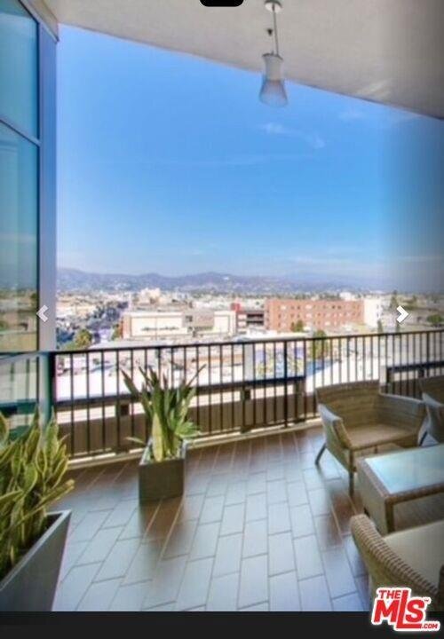 Building Photo - 3785 Wilshire Boulevard Apt ##2110, Los An...