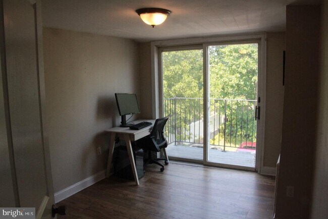 Foto del edificio - 308 S Warwick Rd