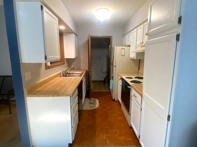 Foto del edificio - 1826 Kerrybrook Ct