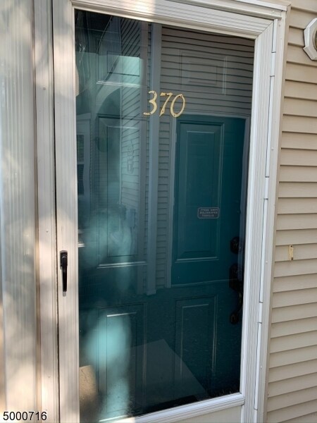 Primary Photo - 370 Cambridge Dr