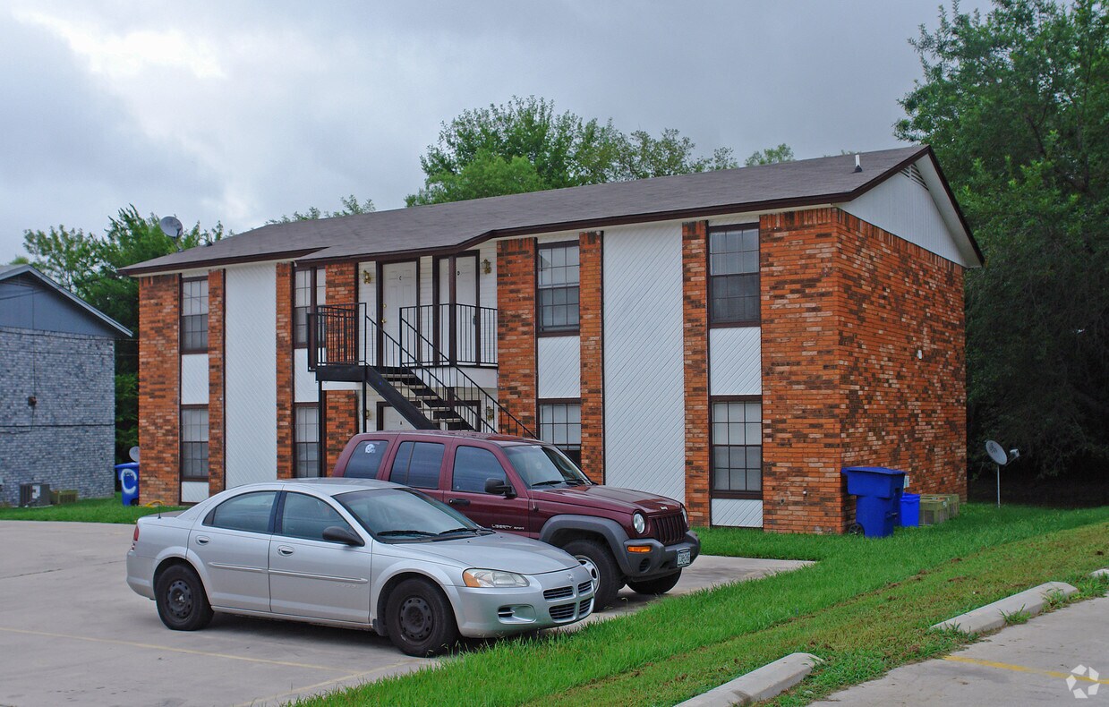 Primary Photo - 206 Erby St